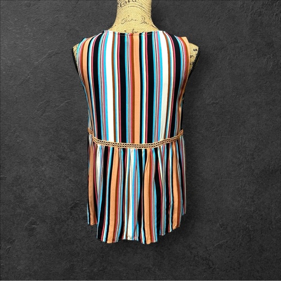 439 - WEEKEND SUZANNE BETRO TOP - Picture 3 of 14